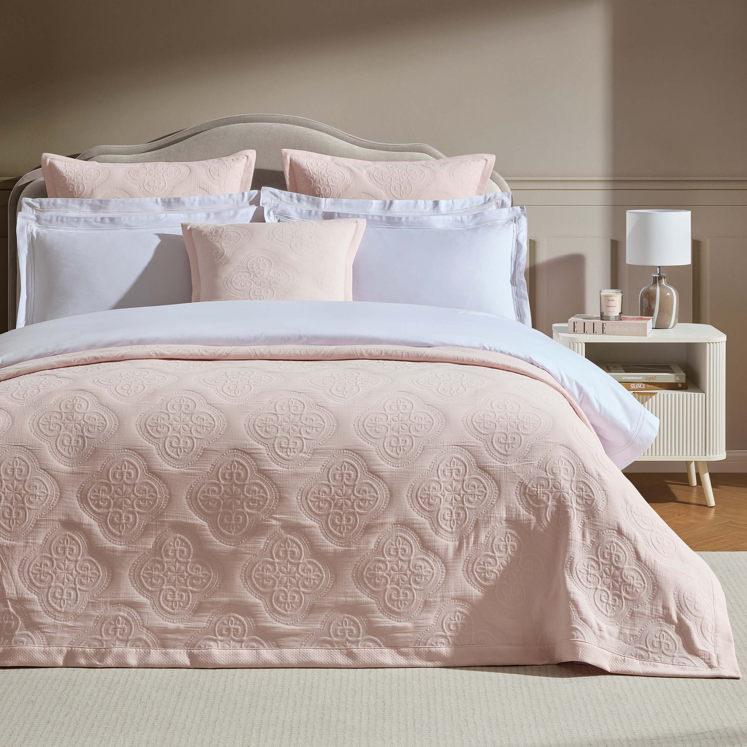 Cannes Matelassé Bedspread - Ballet Slipper