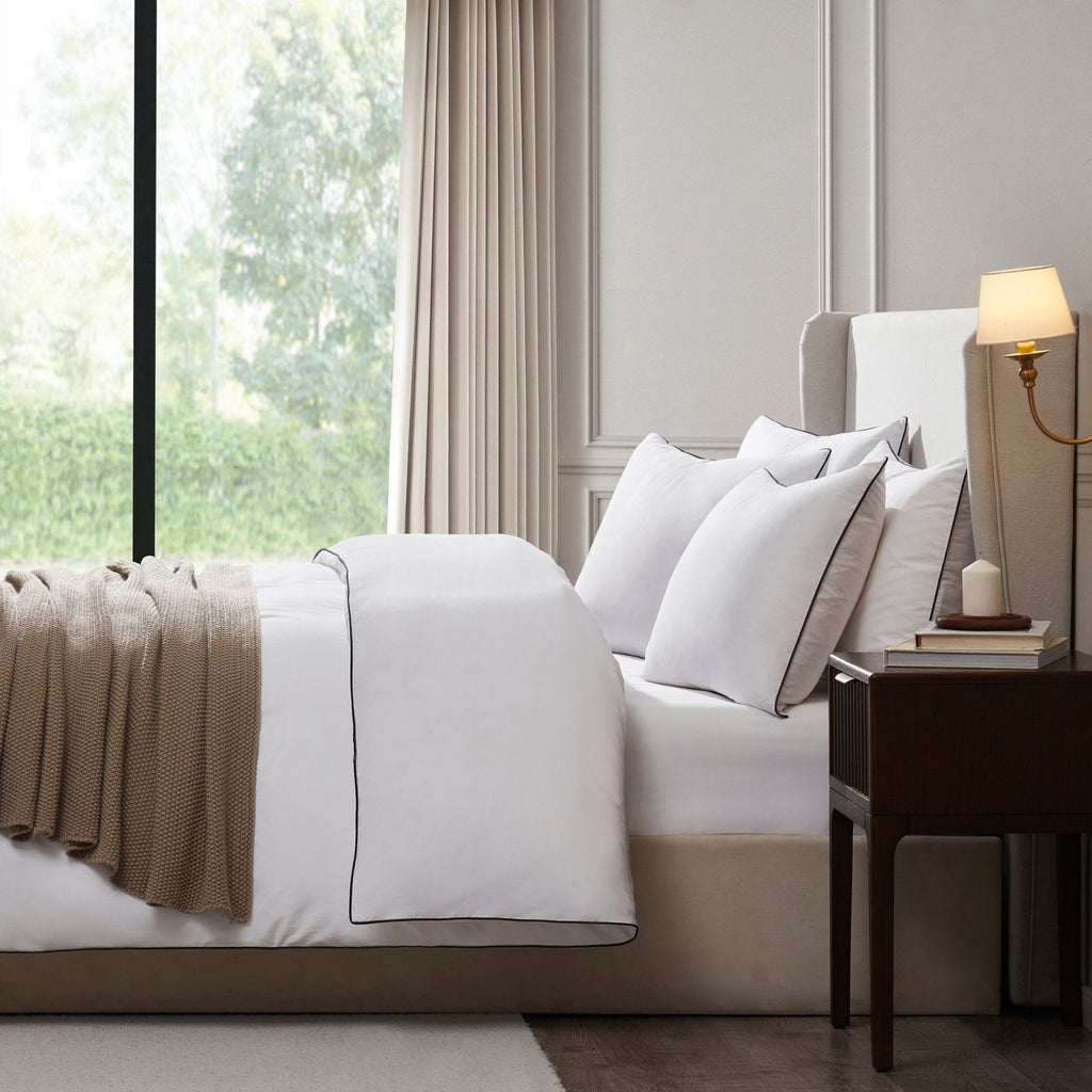 Cambridge 200 Thread Count Duvet Cover - Cotton - White/Black - DUSK