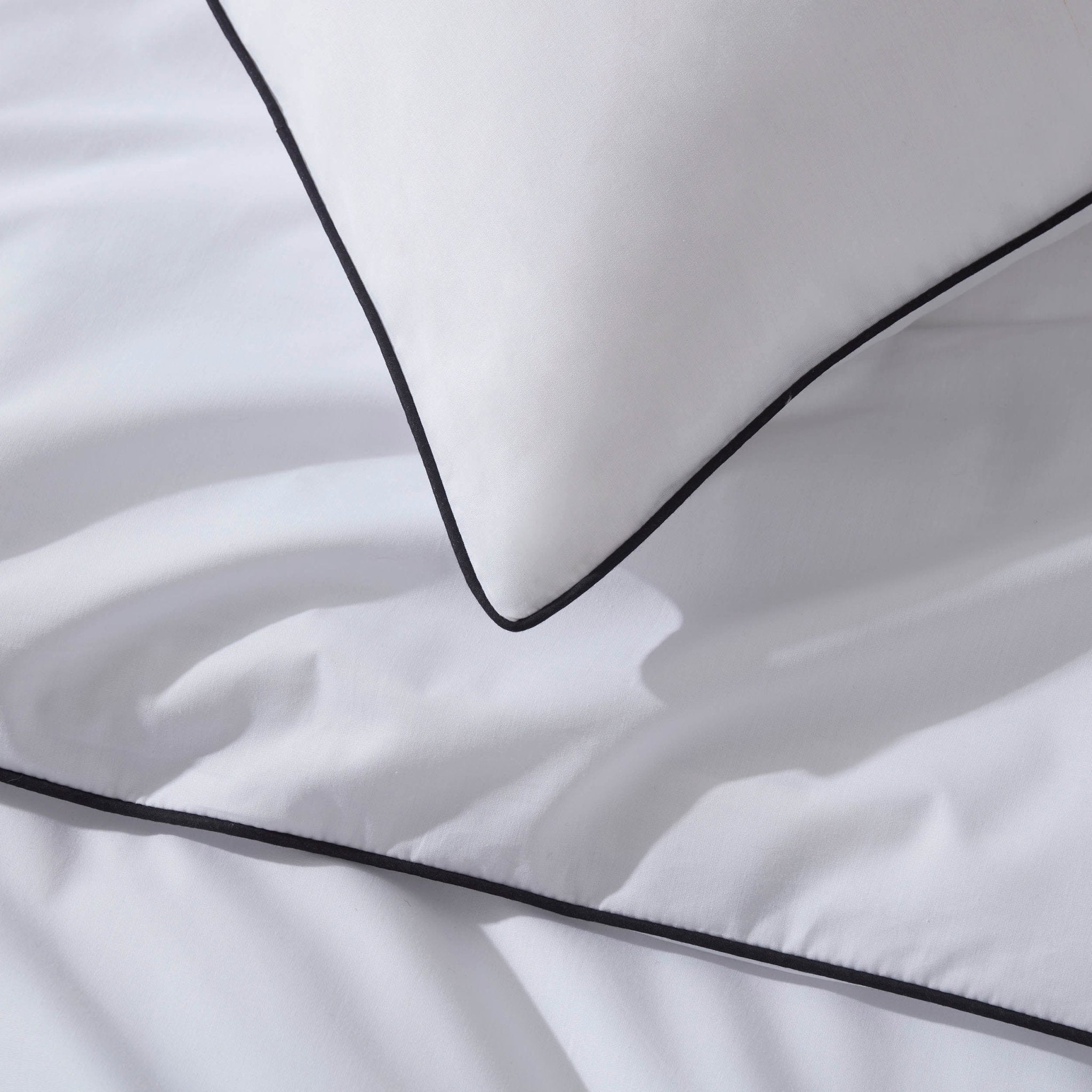 Cambridge 200 Thread Count Duvet Cover - Cotton - White/Black - DUSK