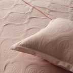 Cannes Matelassé Bedspread - Ballet Slipper - DUSK