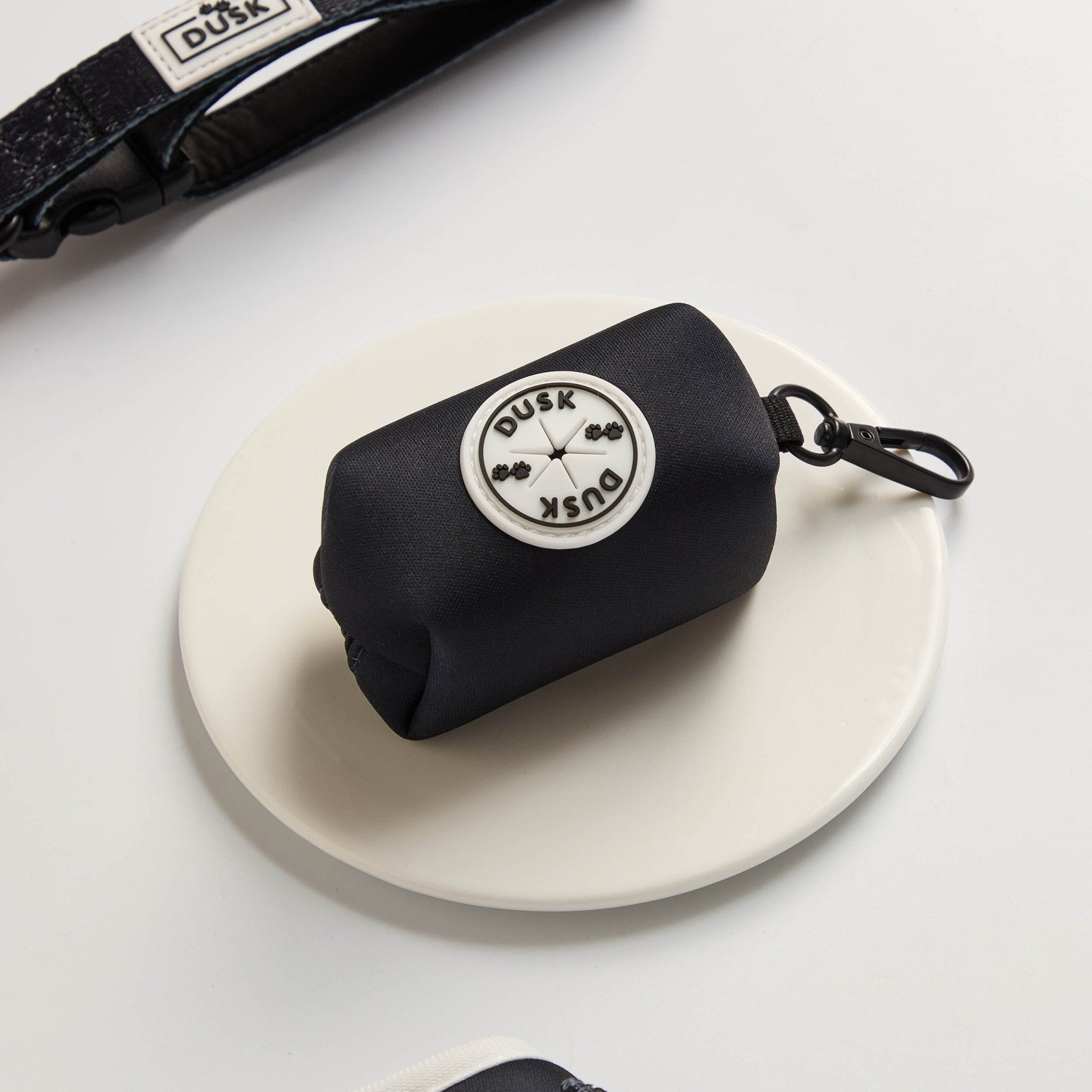 Contrast Dog Accessories Set - Black/White - DUSK