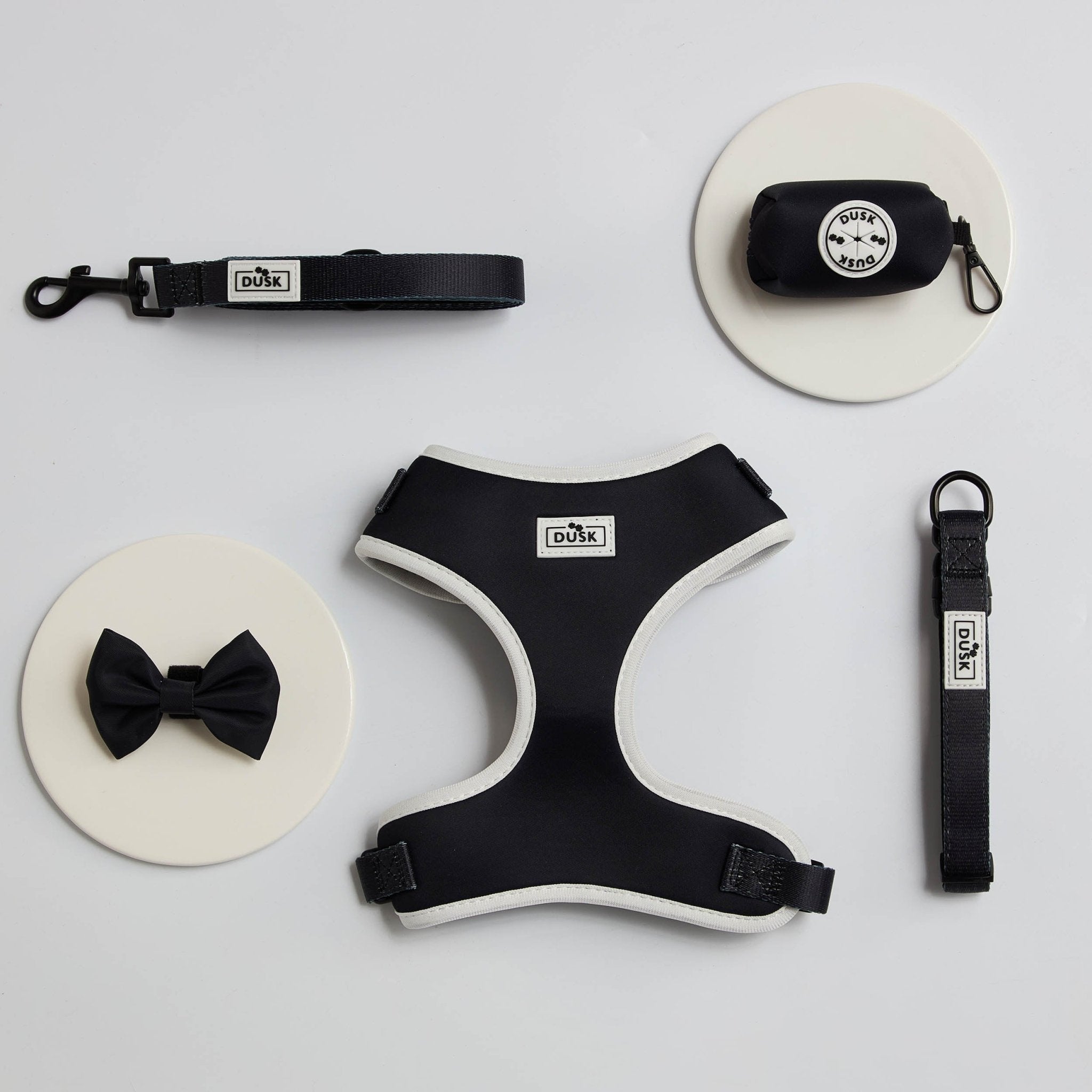 Contrast Dog Accessories Set - Black/White - DUSK