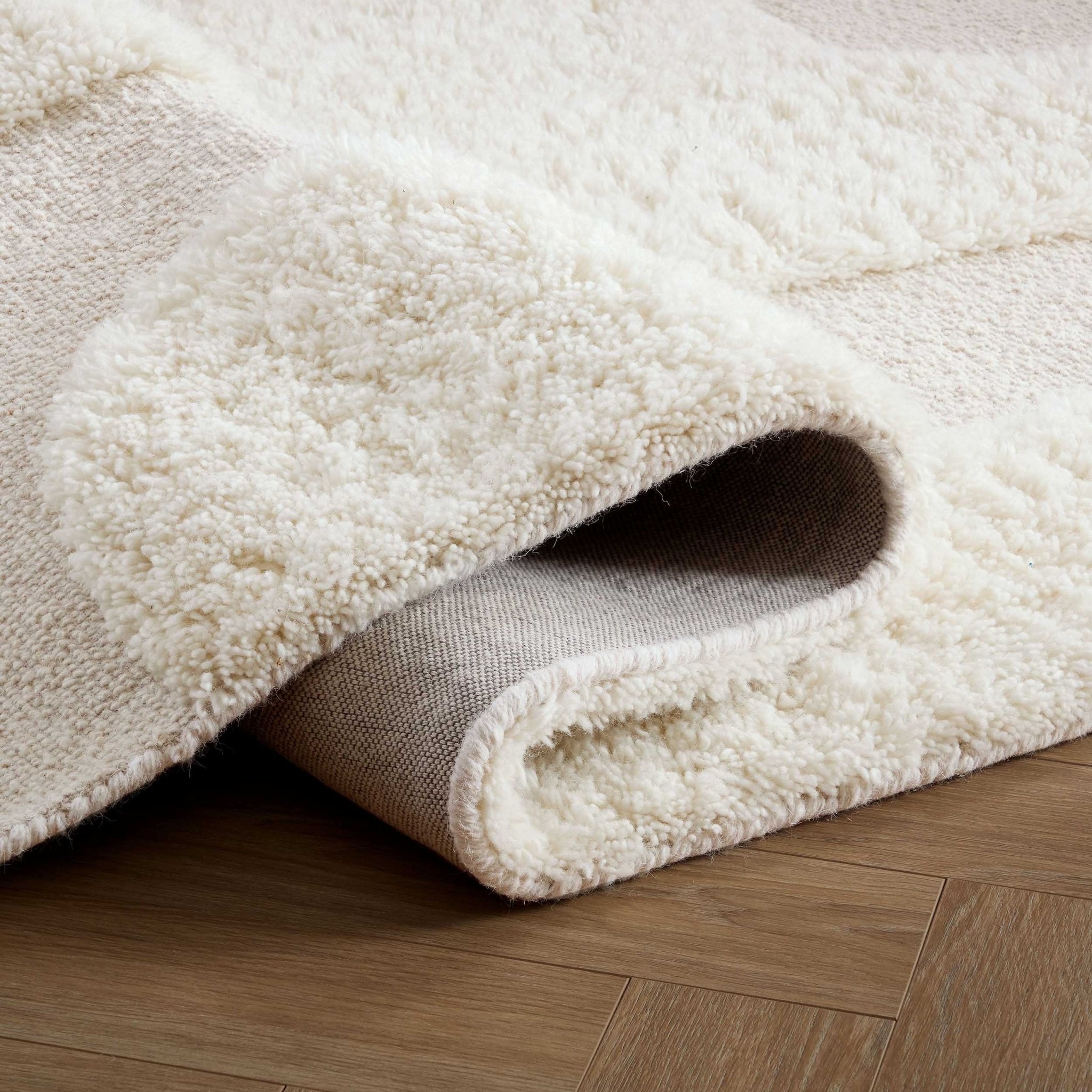 Gillain Hand Woven Tuft Wool Swirl Rug - Off White - DUSK
