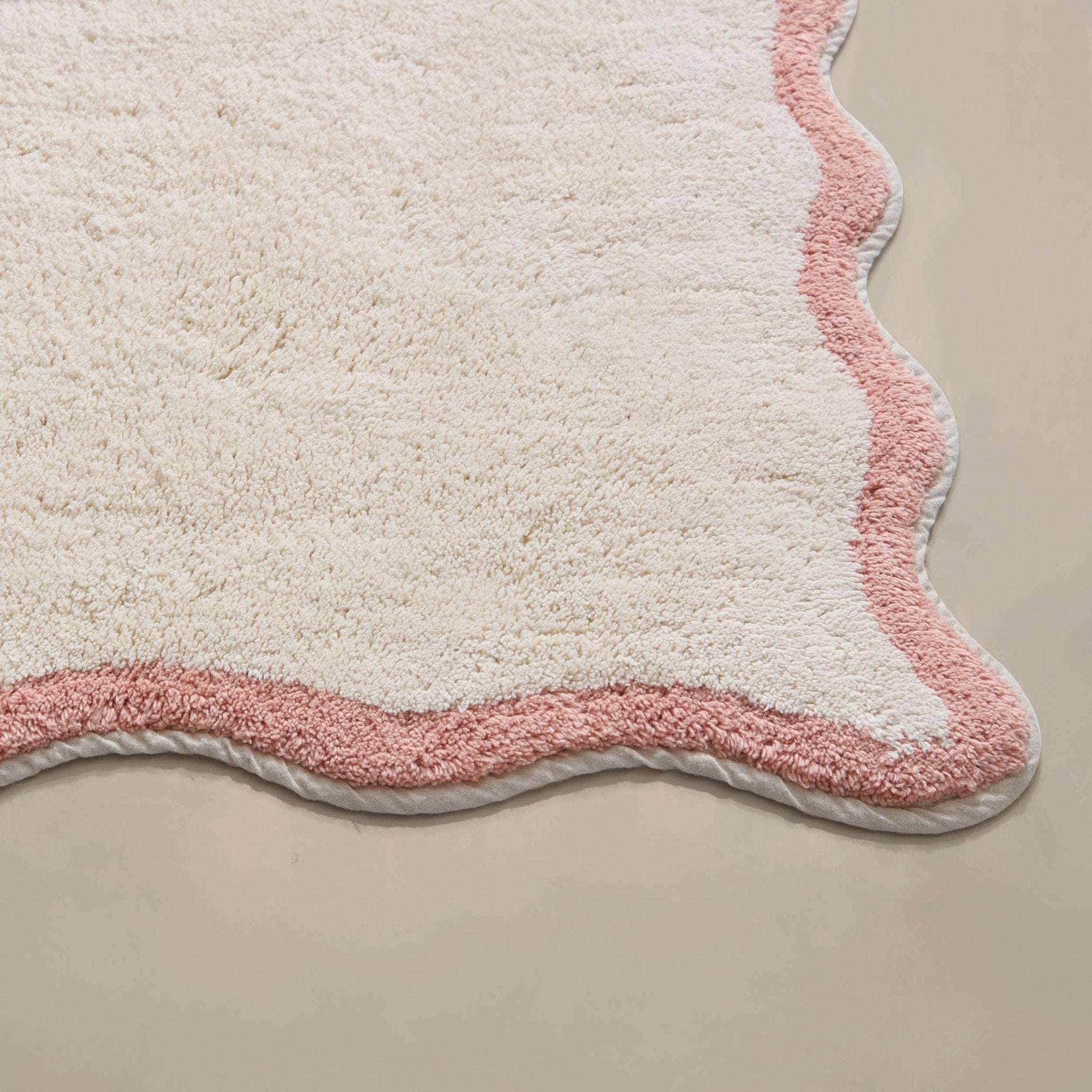 Kos Scalloped Bath Mat - Pink - DUSK