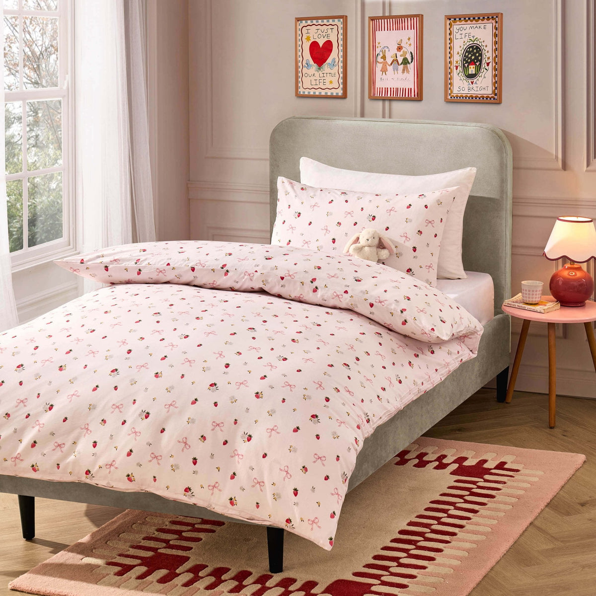 Layla 100% Cotton Strawberry Duvet Cover & Pillowcase set - Pink - DUSK