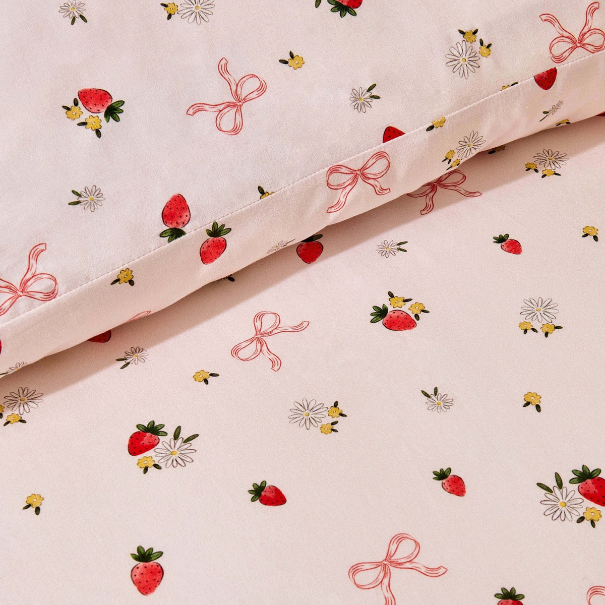 Layla 100% Cotton Strawberry Duvet Cover & Pillowcase set - Pink - DUSK