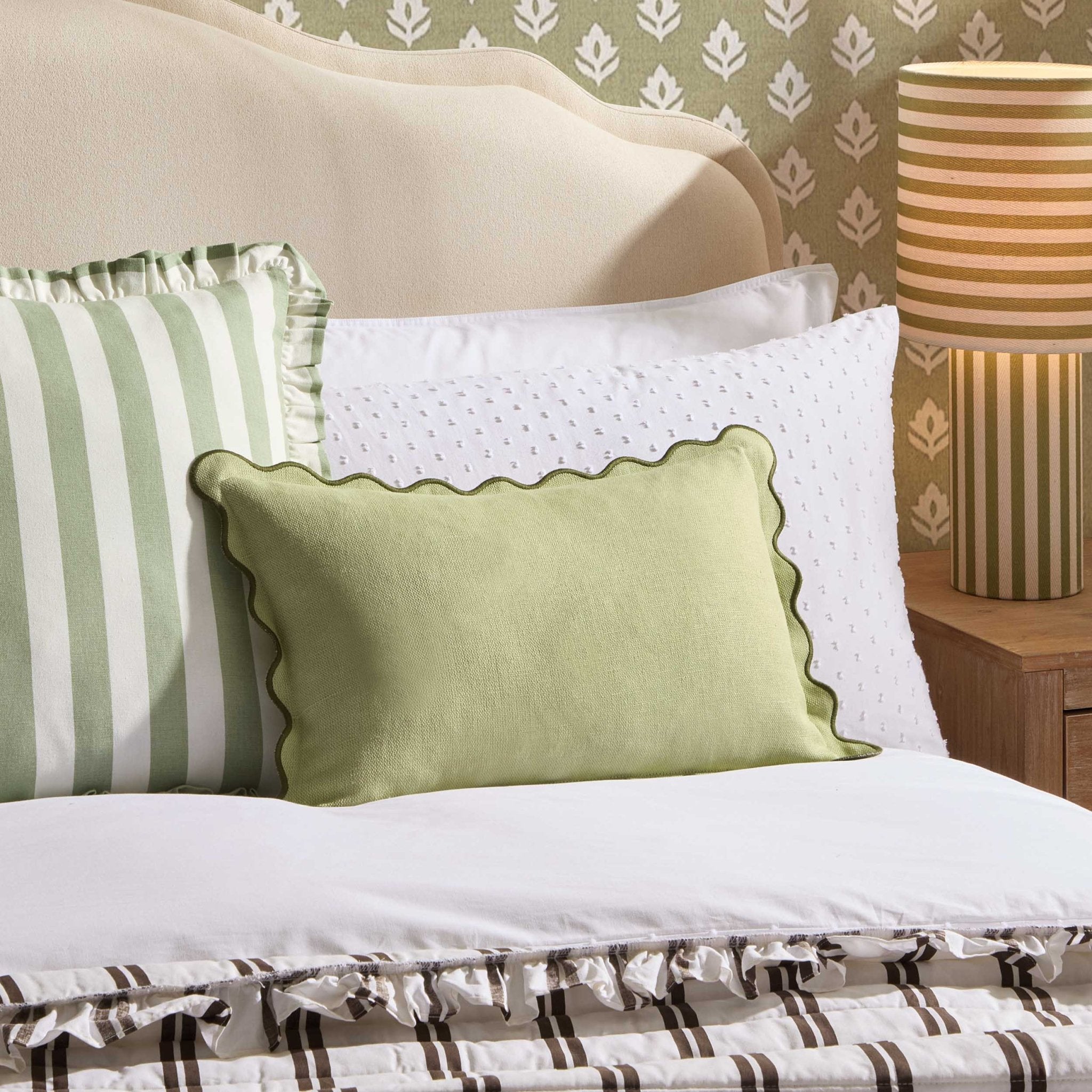 Linen Blend Scallop Edge Cushion Cover - Green - DUSK